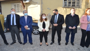 CHP'li Karaca, Afyonkarahisar'da kentsel dönüşüm uygulanacak mahallenin sakinleriyle buluştu