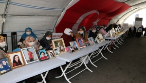 Diyarbakır annelerinin "evlat nöbetine" iki aile daha katıldı