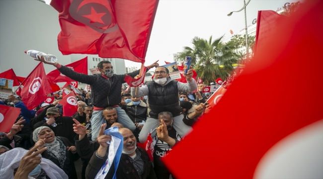 Gannuşi, Tunus'taki yürüyüşü, 10 yıl önceki devrim gösterilerine benzetti