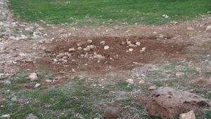 Göbeklitepe yakınlarındaki toprağa saplı bulunan gizemli metal blok kaldırıldı