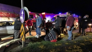 GÜNCELLEME - Sakarya'da ambulansın da karıştığı zincirleme trafik kazası: 8 yaralı