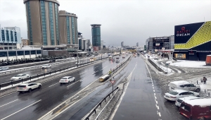 Haftaya karla başlayan İstanbul'da trafik sakin seyrediyor