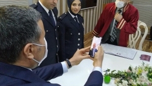 İçişleri Bakanı Soylu, Düzce'deki polis çiftin nikahına görüntülü bağlandı