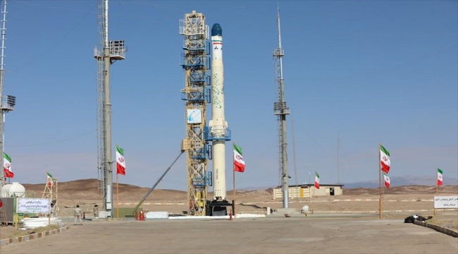 İran yeni yerli uydu taşıyıcısı Zülcenah'ı test etti