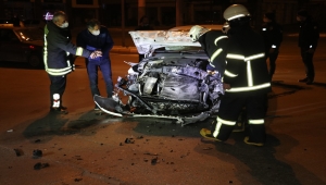 Isparta'da ambulansla otomobil çarpıştı: 2 yaralı