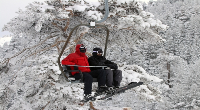 Kayak merkezlerinde en fazla kar kalınlığı 190 santimetreyle Kartalkaya'da ölçüldü