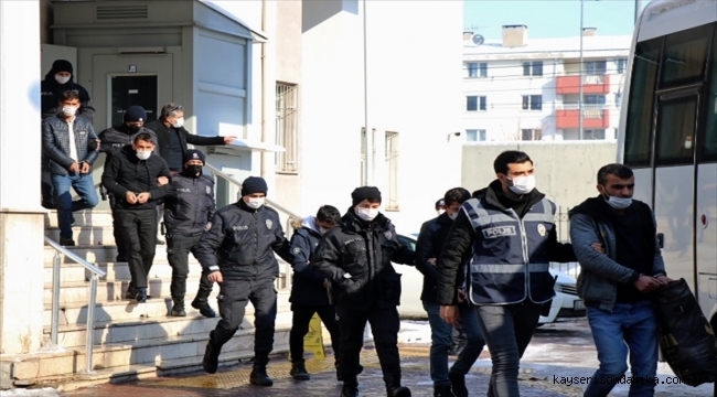 Kayseri'de aranan şahıslara eş zamanlı operasyon: 11 gözaltı