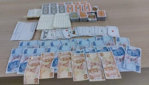 Kayseri'de kısıtlamaya uymayıp, kumar oynayan 7 kişiye 29 bin 400 lira ceza