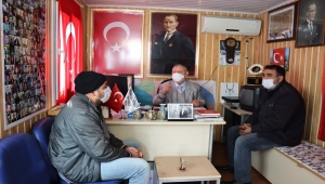 Kilisli 69 yaşındaki muhtar hem ihtiyaç sahiplerini hem de mahalle esnafını sevindiriyor