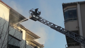 Kırklareli'nde yangın çıkan 5. kattaki dairesinin balkonundan atlaması sonucu yaralanan kişi hastanede öldü