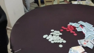 Kısıtlamada kahvehaneye kumar baskını: 19 kişiye para cezası