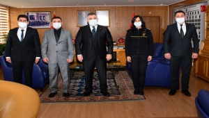 Kocaeli'nde rüşvet teklifini reddeden 3 polis ödüllendirildi