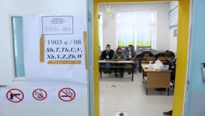Kosova'da halk erken genel seçim için sandık başında