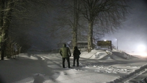 Kütahya ve Balıkesir'de kar yağışı, ulaşımda aksamalara neden oldu