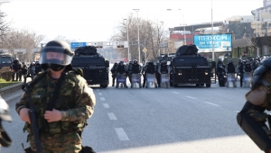 Kuzey Makedonya'da "Monstrum" davasının kararını protesto edenlerle polis arasında arbede yaşandı