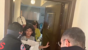 Marmaris'te polislerden küçük Kutan'a doğum günü sürprizi