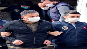 Mersin Büyükşehir Belediyesi hizmet binasındaki yangınla ilgili yakalanan 2 zanlı adliyede