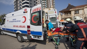 Mersin'de gerçeğini aratmayan trafik kazası tatbikatı yapıldı