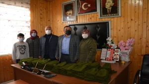 Mersinli kadınlar Mehmetçik için bere örüyor