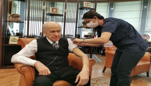 MHP Genel Başkanı Bahçeli, Kovid-19 aşısının ikinci dozunu yaptırdı 