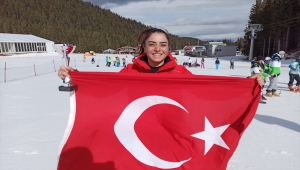 Milli kayakçı Sıla Kara, Bulgaristan'da bronz madalya kazandı