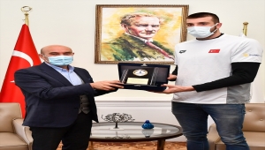 Milli yüzücü Emre Sakçı, Tokyo Olimpiyatları'nda başarılarına devam etmeyi hedefliyor