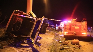 Muğla'da direğe çarpan otomobilin sürücüsü öldü