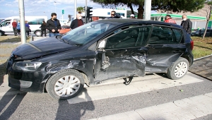 Samsun'da iki otomobil çarpıştı: 5 yaralı