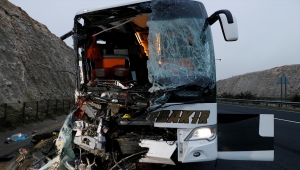 Şanlıurfa'da yolcu otobüsü tıra arkadan çarptı: 3 ölü, 30 yaralı