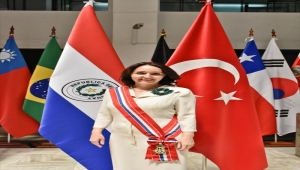 Türkiye'nin Asuncion Büyükelçisi Armağan İnci Ersoy'a üstün hizmet nişanı