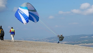 Türkiye Yamaç Paraşütü Hedef Şampiyonası Adana'da tamamlandı