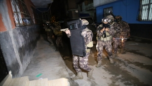 Adana'da PKK/KCK'ya yönelik operasyonda 15 şüpheli gözaltına alındı