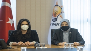 AK Parti'li Özlem Zengin, Sivil Toplum ve Halkla İlişkiler Başkanlığı görevini Jülide Sarıeroğlu'ndan devraldı
