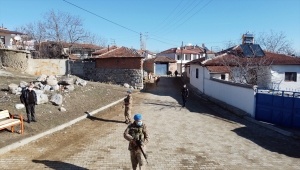 Çorum'da 2 öğrenciyi öldüren zanlının eşi ve çocuğu güvenlik gerekçesiyle başka eve götürüldü