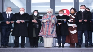 Emine Erdoğan Manisa'daki doğa dostu tekstil fabrikasını ziyaret etti:
