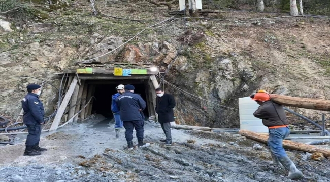 GÜNCELLEME - Çanakkale'de maden ocağında meydana gelen göçükte bir işçi mahsur kaldı