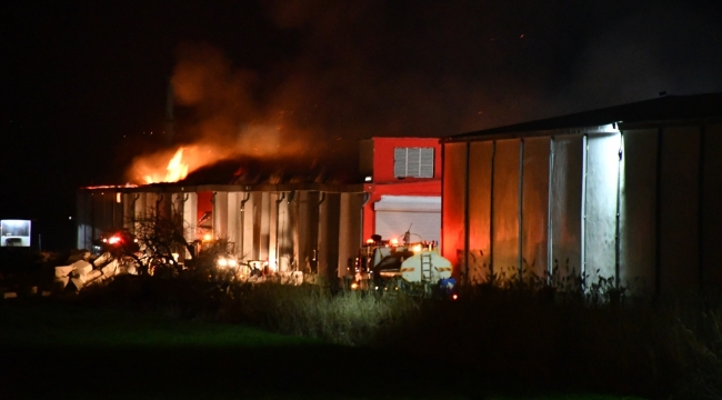 GÜNCELLEME - Kahramanmaraş'ta tekstil fabrikasının deposunda yangın çıktı