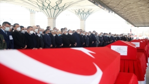 Helikopter kazasında şehit olan 11 asker için devlet töreni düzenlendi