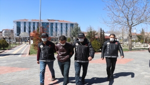 Isparta'da otobüs yolcusunun valizinde 15 kilo 272 gram esrar ele geçirildi