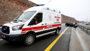 Kayseri'de ehliyetsiz sürücü otomobili devirdi, 4 kişi yaralandı