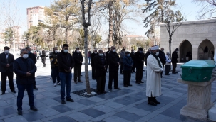 Kayseri'de eski eşi tarafından silahla öldürülen kadının cenazesi toprağa verildi