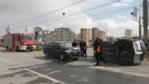 Kayseri'de otomobille hafif ticari araç çarpıştı: 2 yaralı