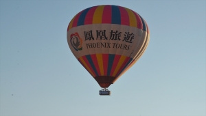 Nevşehirli çift Kapadokya semalarında süzülen sıcak hava balonunda "evet" diyerek dünyaevine girdi