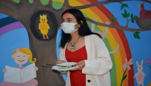 Suriyeli öğrenciler savaşın acısını resim yaparak unutuyor