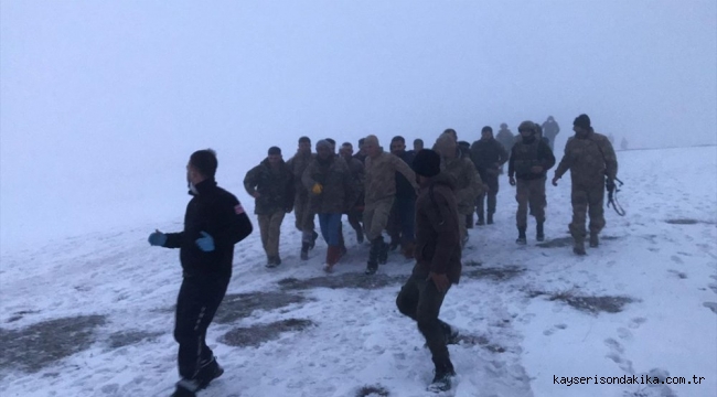 Tatvan'da askeri helikopter düştü: 9 şehit