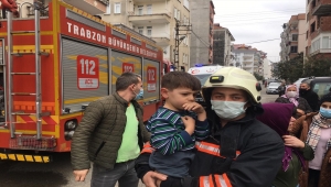 Trabzon'da bir evde çıkan yangında alzaymır hastası yaralandı, mahsur kalan 4 kişi kurtarıldı 