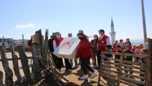 Türk Kızılaydan Kuzey Makedonya'daki ihtiyaç sahiplerine tekerlekli sandalye, işitme cihazı ve hijyen paketi