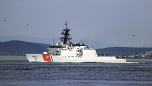 ABD sahil güvenlik gemisi "USCGC Hamilton" İstanbul Boğazı'ndan geçti