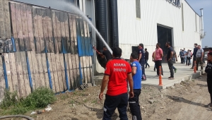 Adana'da atık toplama tesisinde çıkan yangın hasara neden oldu