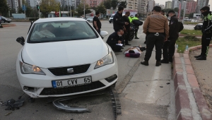 Adana'da iki otomobil çarpışması sonucu 3 kişi yaralandı